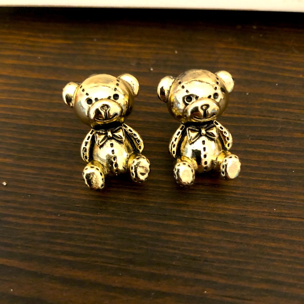Teddy Bear stud earrings 🧸